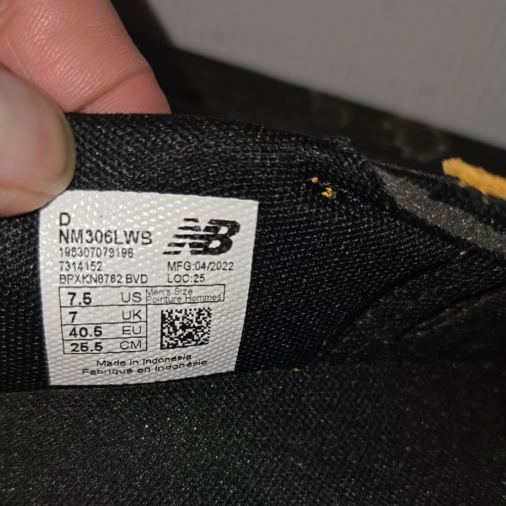 New Balance Men's Tan Slip-On Shoes Size 7.5 Dead Stock - Picture 6 of 13